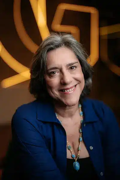 Carla Tieppo, neurocientista, em retrato para entrevistas e reportagens